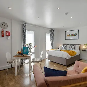 Apartment Centre Ashton, Exeter